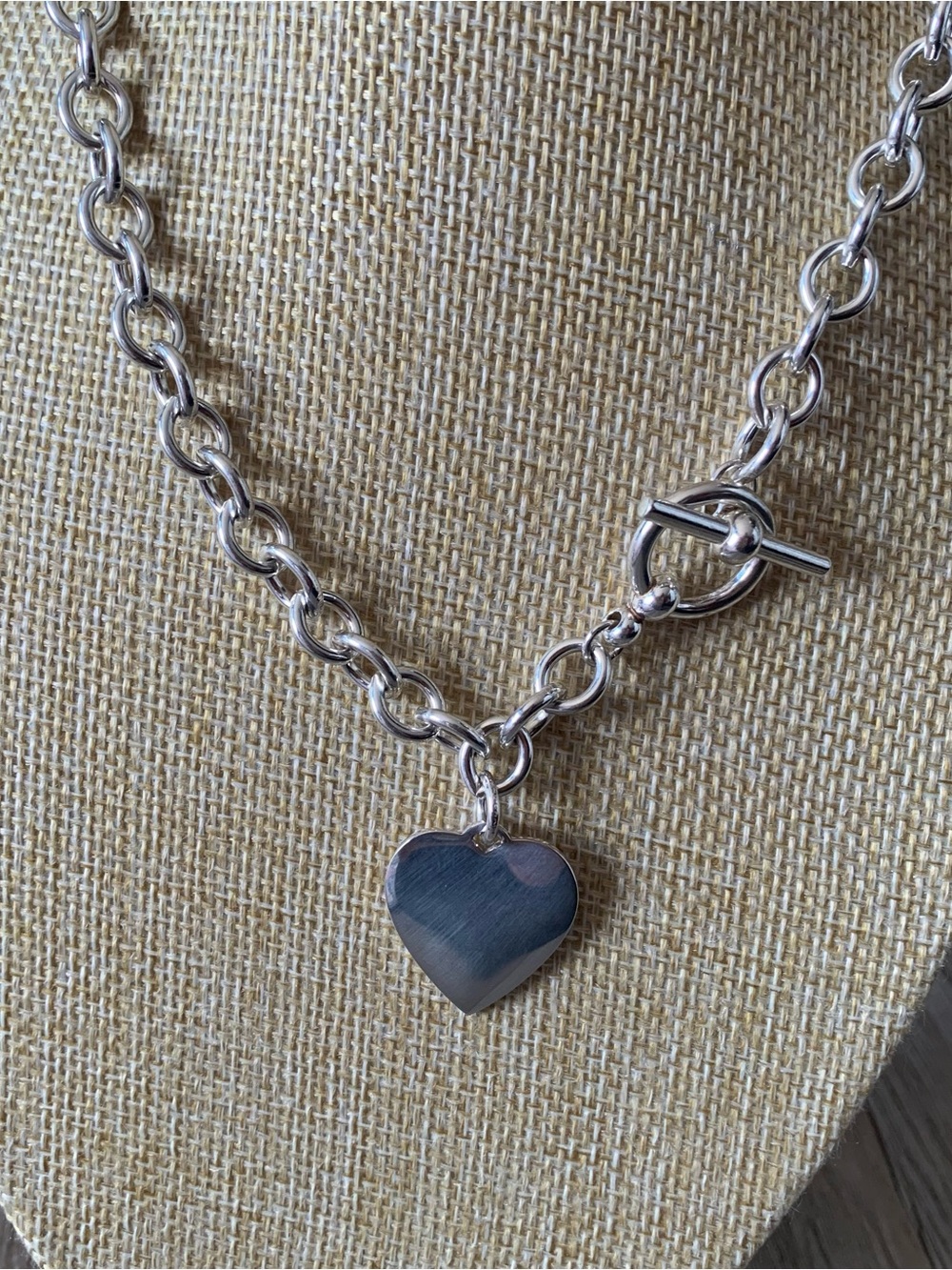 Unbranded SS Chunky Chain Necklace Featuring T-bar Toggle And Heart Tag Pendant - Picture 4 of 8